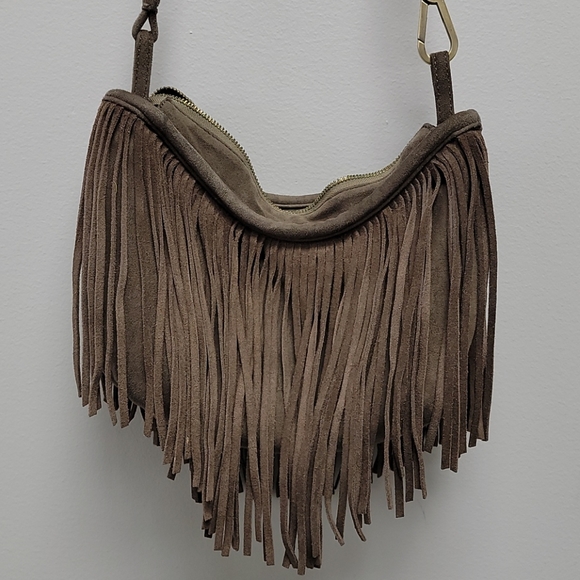 Ecoté suede fringe crossbody bag - Picture 14 of 15